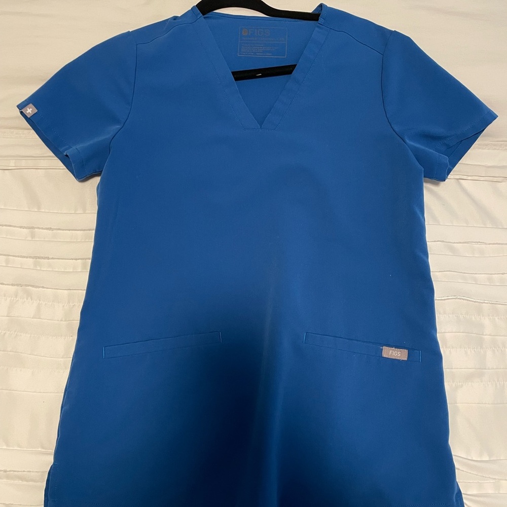 Figs Casma 3 Pocket Scrub Top